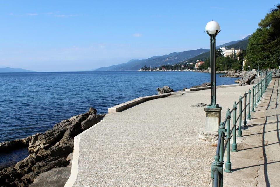 Nearby beaches