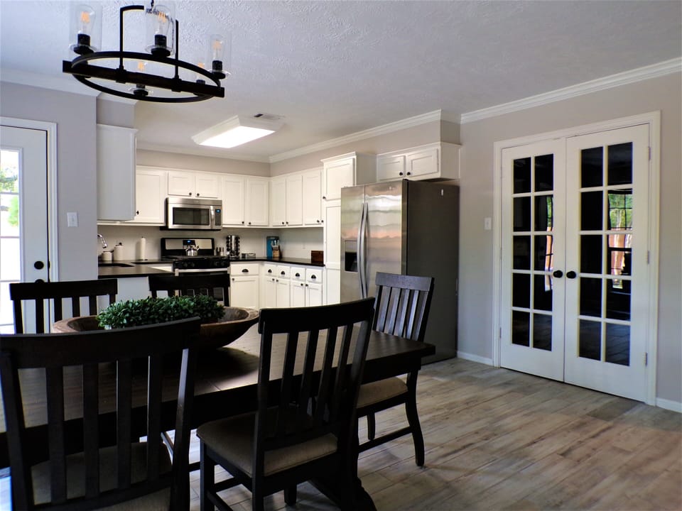 Dinning table seating room 8