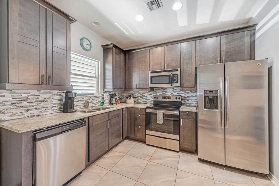 Full Kitchen