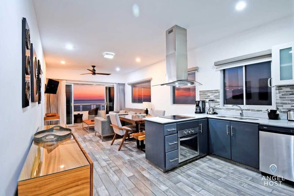 Beautiful flooring throughout