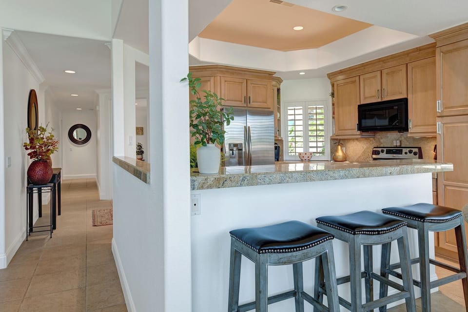 KITCHEN BAR TOP