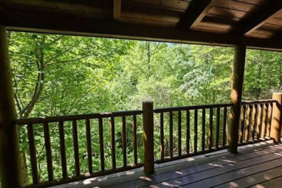 Main Level: Balcony