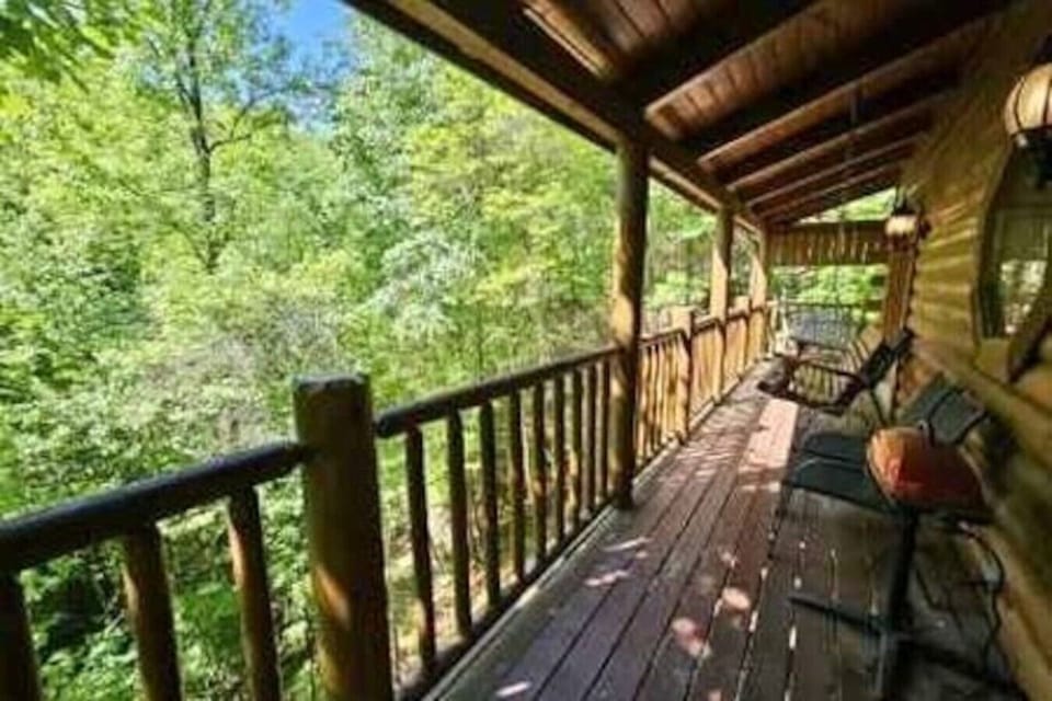 Main Level: Balcony