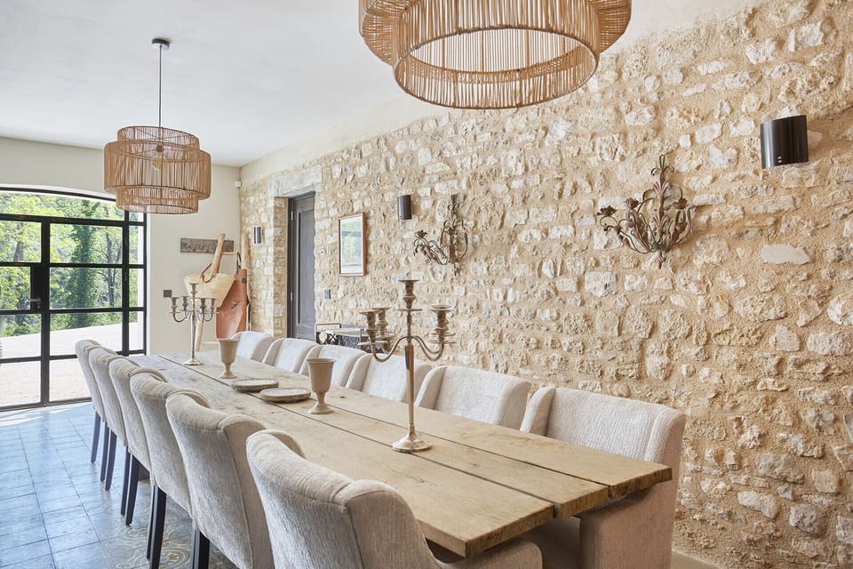 Exceptional view for this bastide to rent in Ménerbes