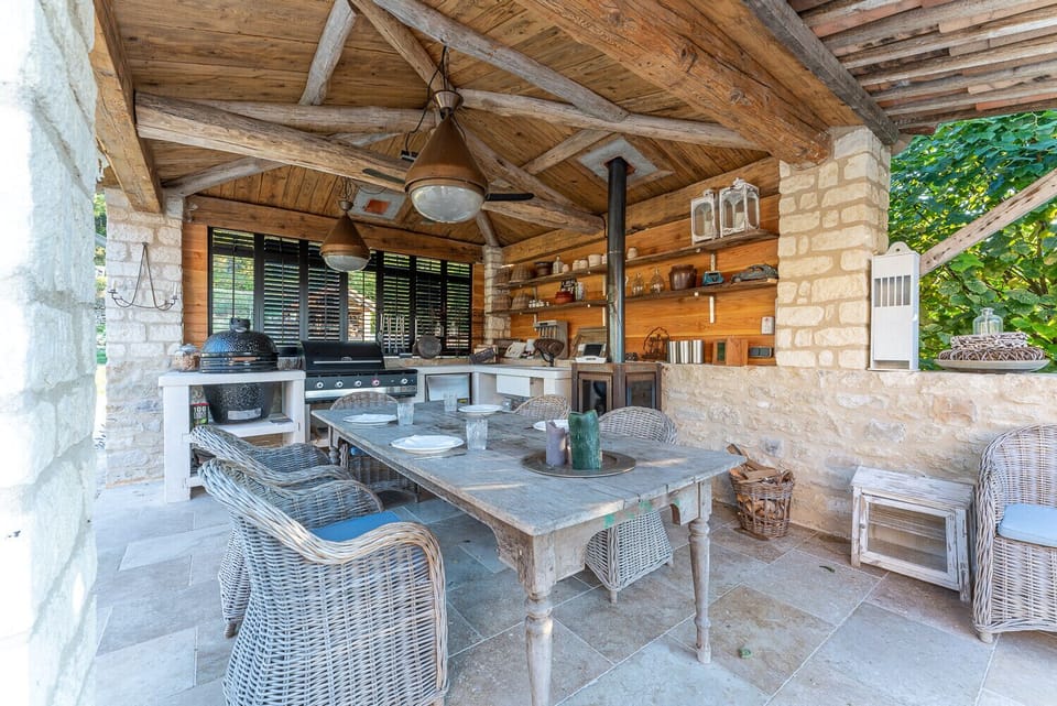 Romantic holidays in the heart of Provence at Ménerbes