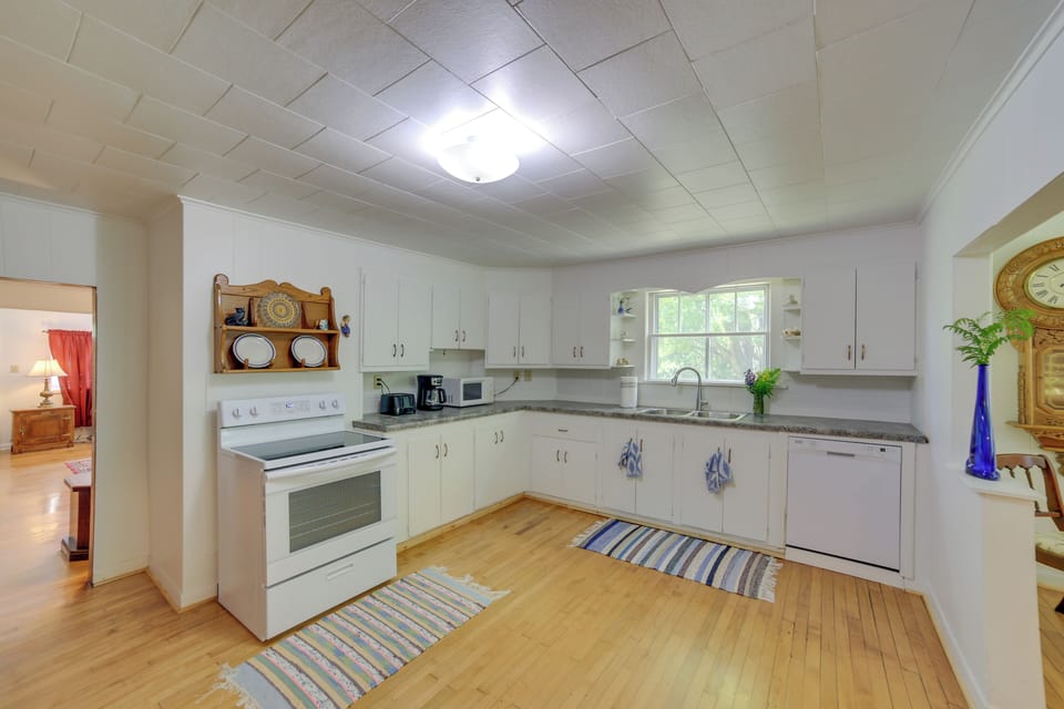 Kitchen | Coffee Maker | Cooking Utensils | Toaster | Window A/C Units