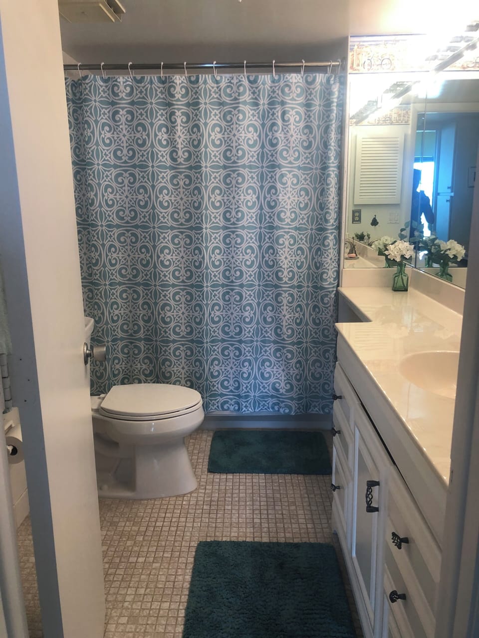 2nd Full size Bath with Tub