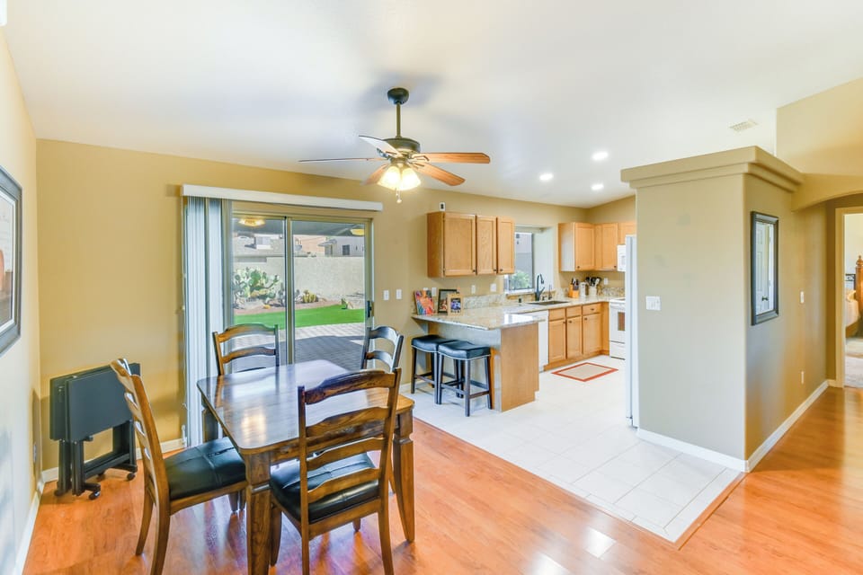 Dining Area | Dining Table | Dishware/Flatware