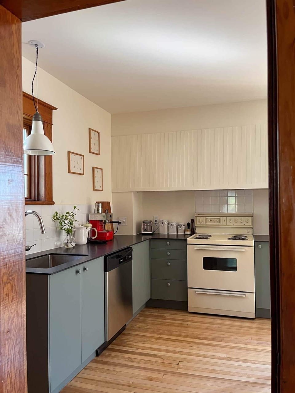 Maison Dudley | Chez Leo - Kitchen (2)