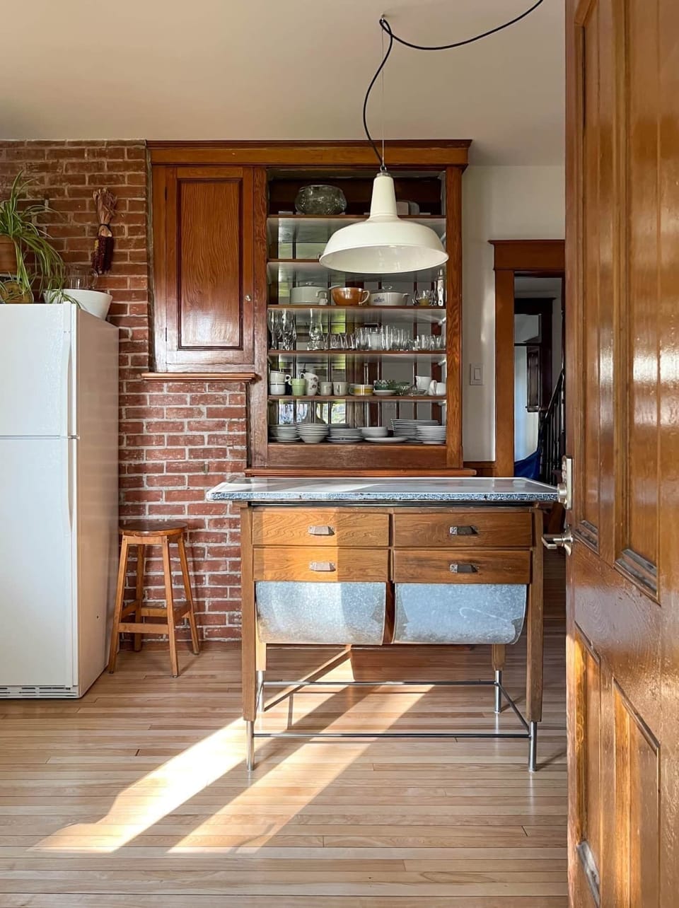 Maison Dudley | Chez Leo - Kitchen (1)