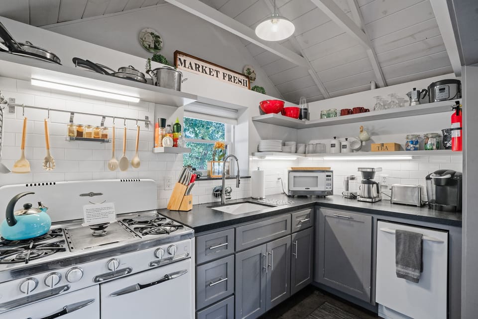 Fully equipped kitchen