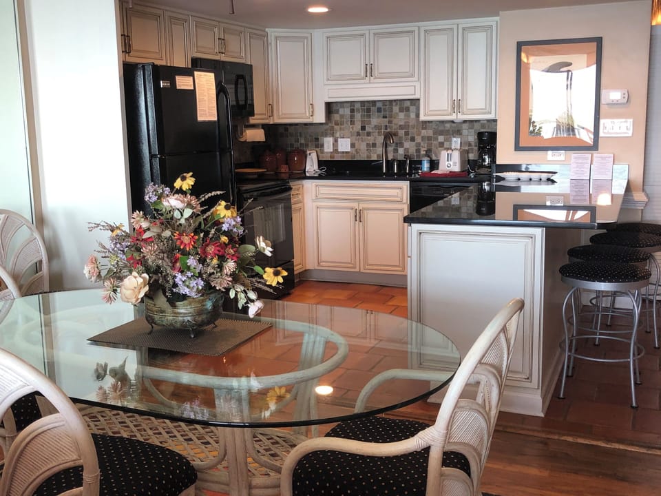 Dining area opens into the kitchen 