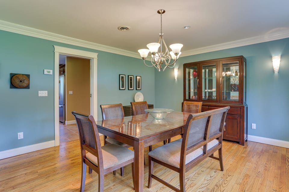 Dining Area | Dishware & Flatware