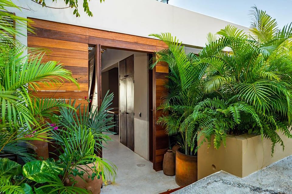 Entrance to the Villa 