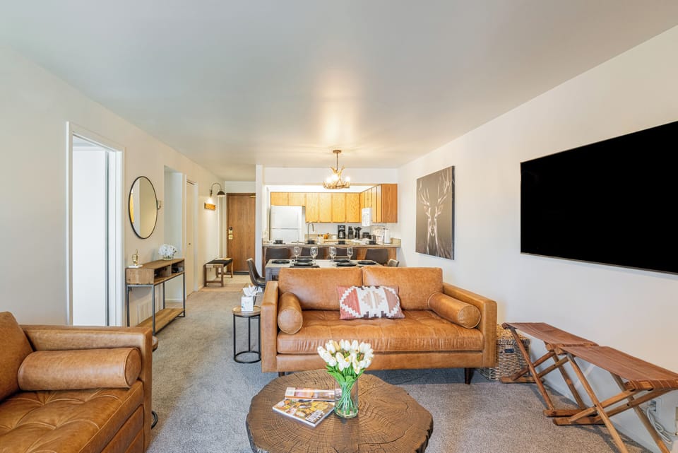 2nd floor condo with all new furnishings