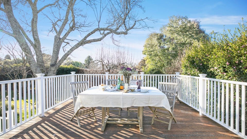 Outdoor entertaining area