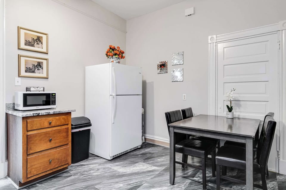upstairs kitchen 