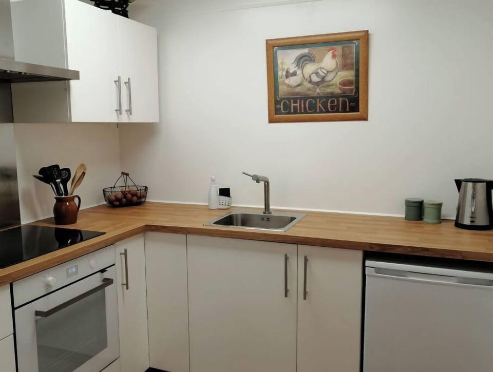 Kitchen in Apple Tree
