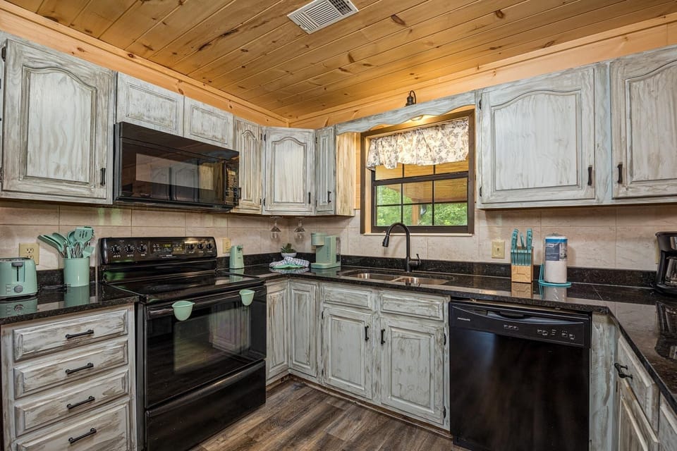 Cabin Rental Kitchen