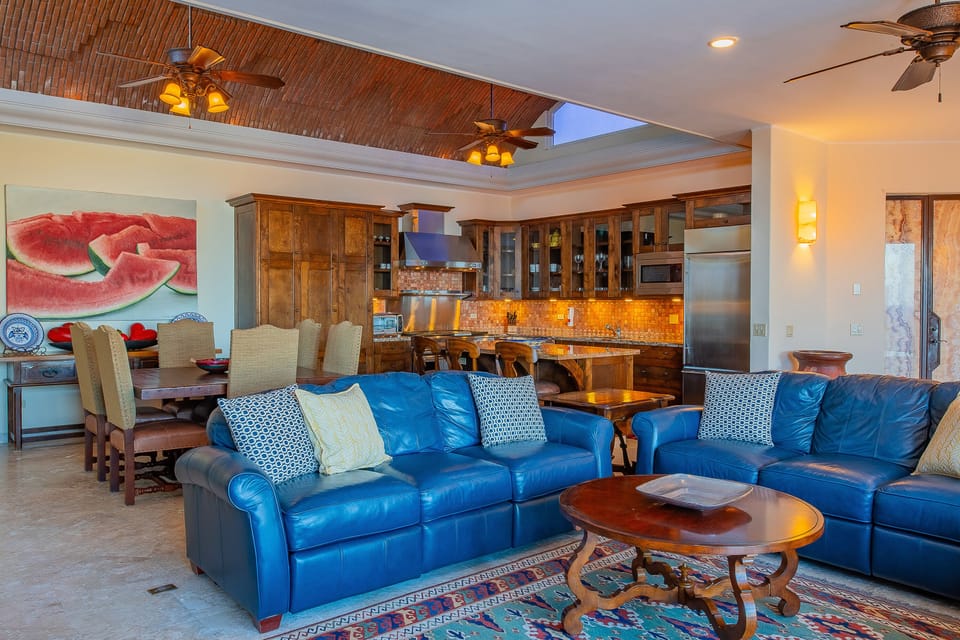 Spacious living room