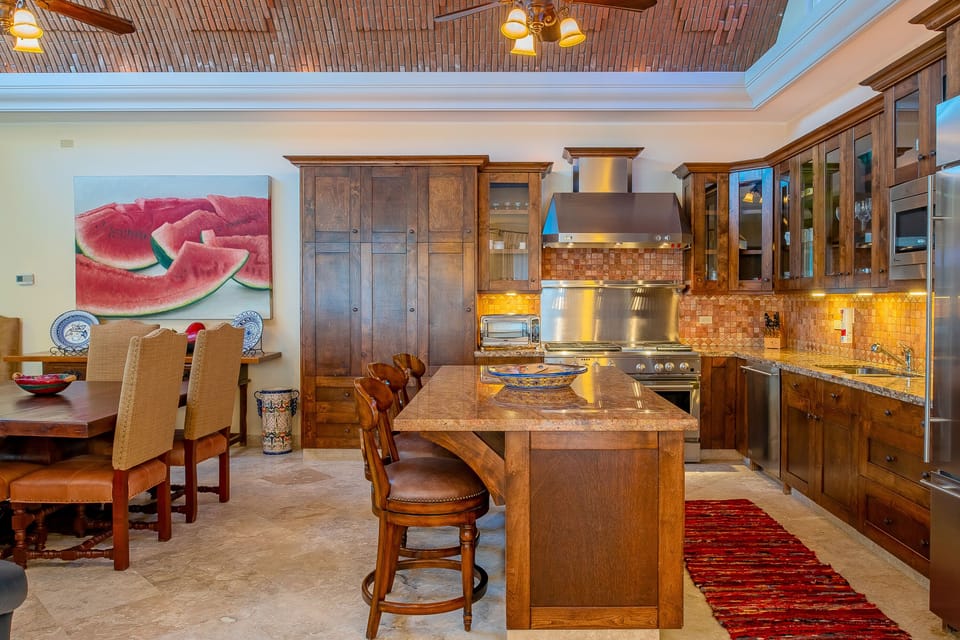 Dining area and fully equipped kitchen -22