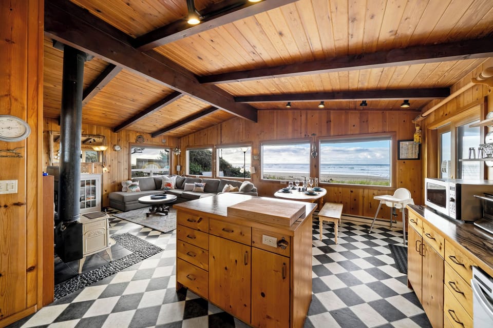 Ocean views from the open fully equipped kitchen with breakfast bar