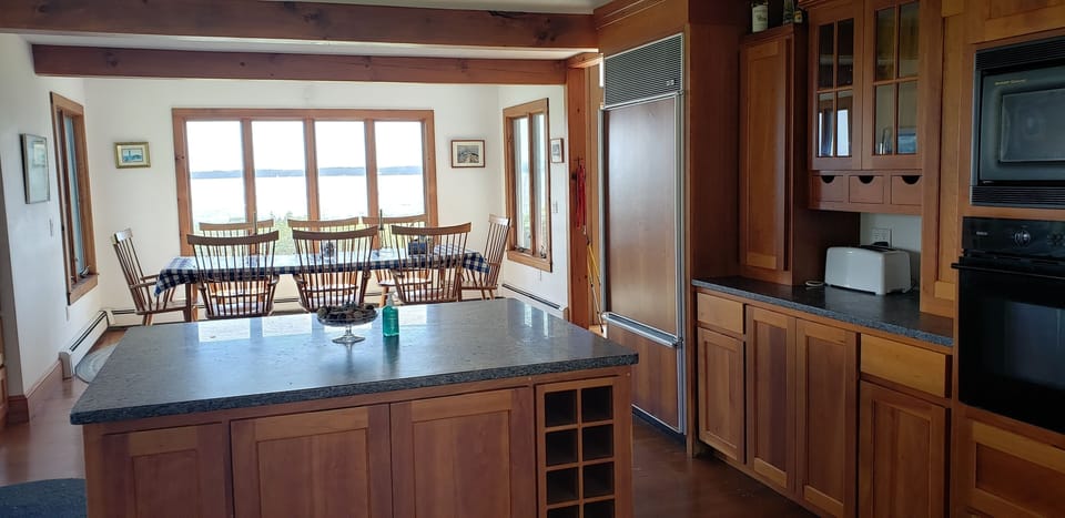 Gourmet kitchen