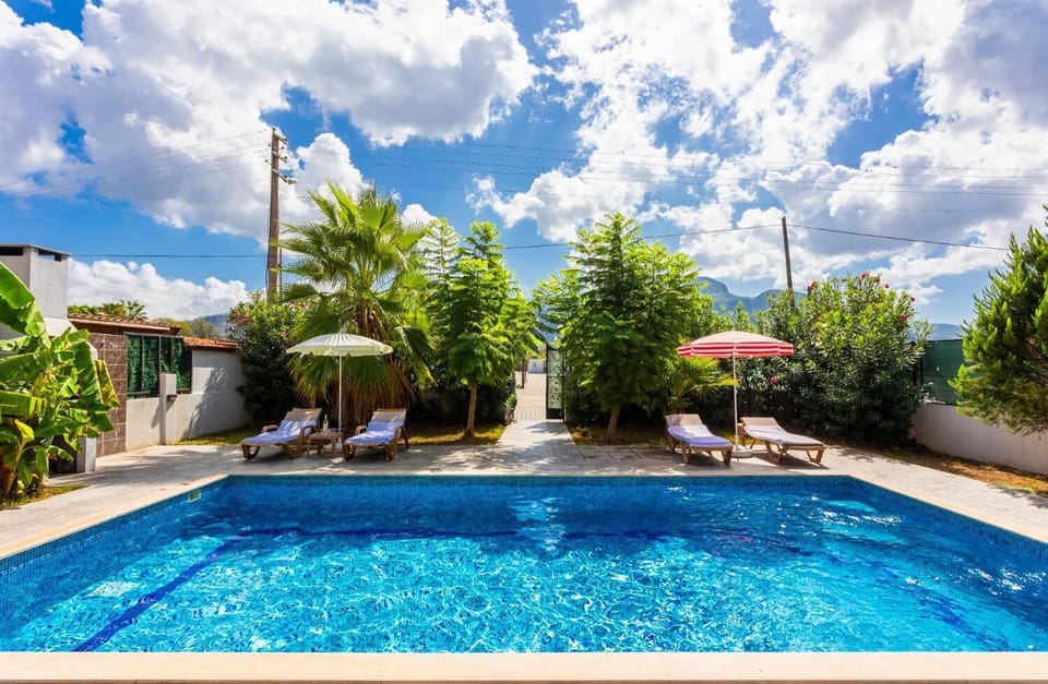 Private pool and terrace