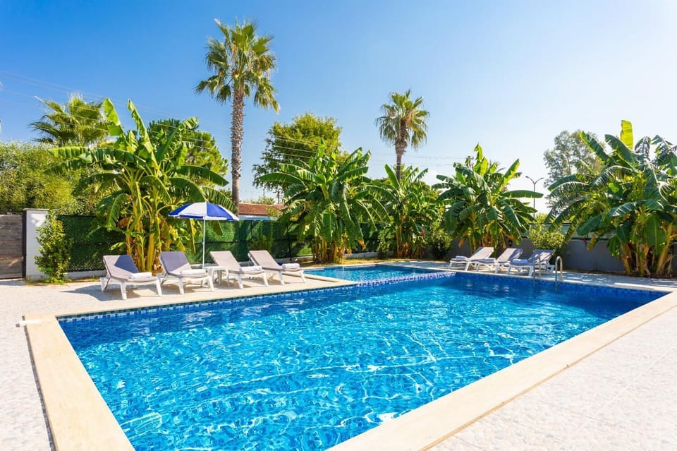 Private pool and terrace