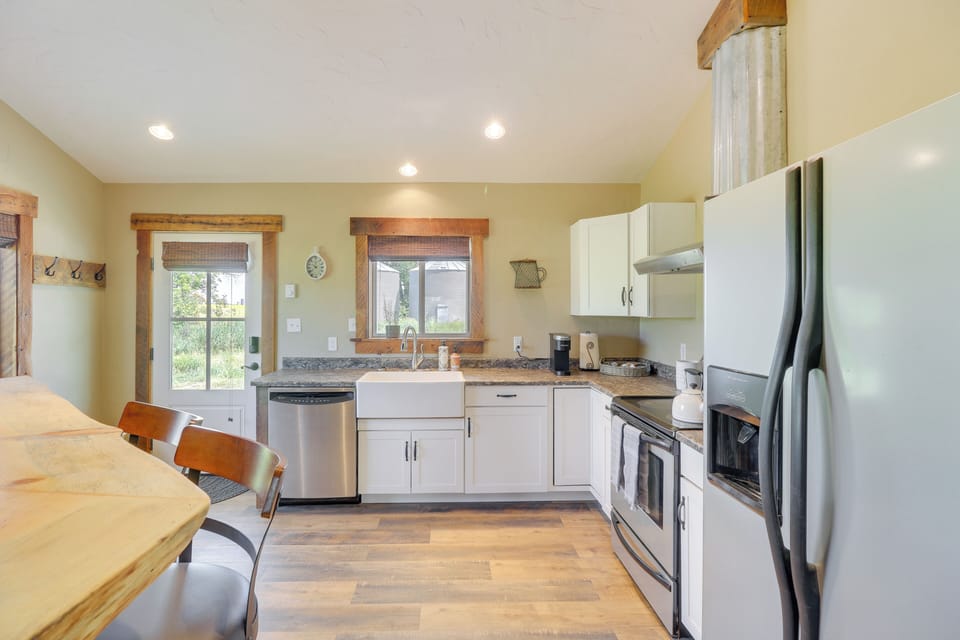 Kitchen | Cooking Basics Supplied