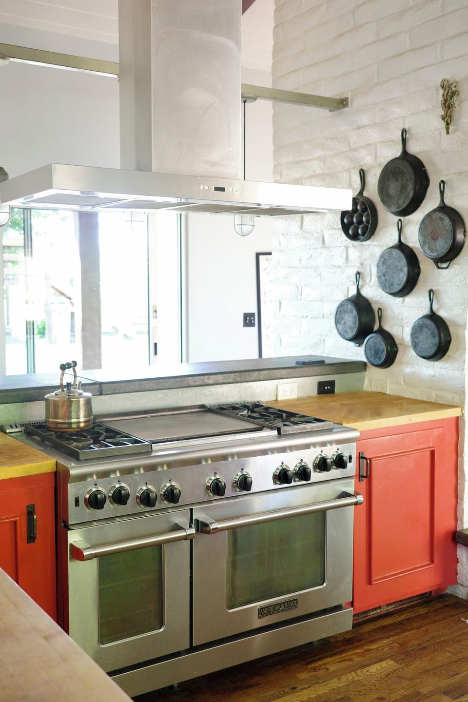 48" gas double oven, 4 burner stove with griddle