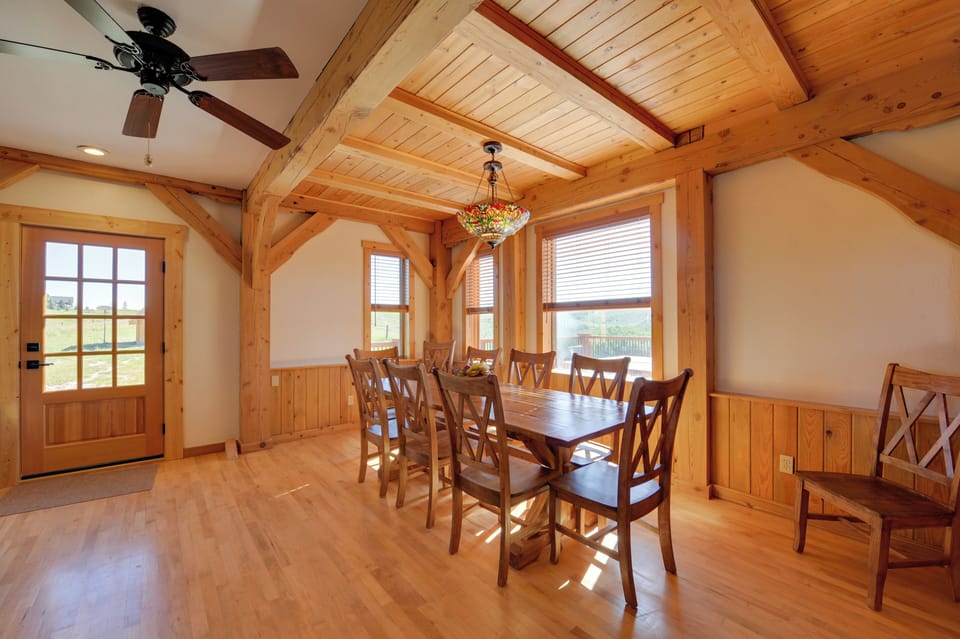 Dining Area | Dishware & Flatware Provided