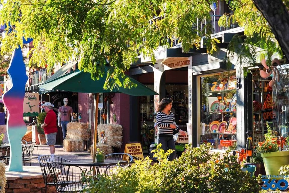 Thriving arts and culture scene, with numerous art galleries, studios and shops 