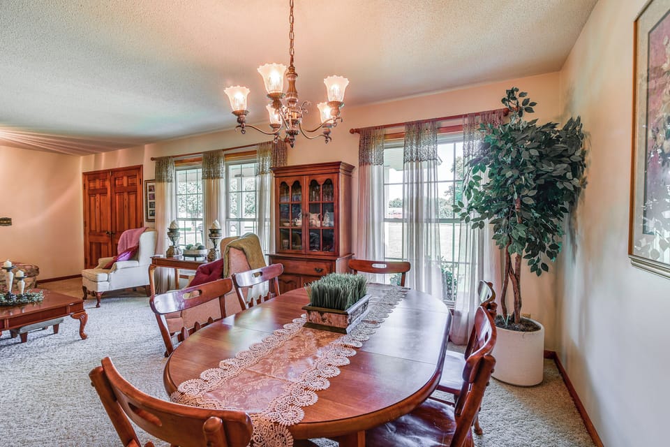 Main Dining Area | Dishware & Flatware Provided