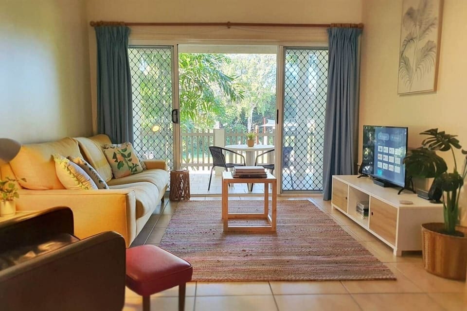 Benayah 3 - Patio into living area