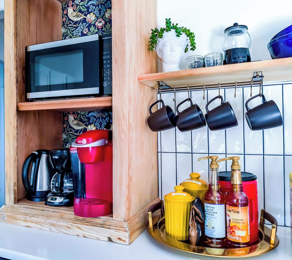 Make your breakfast favorites and start your day with essential hot beverages.