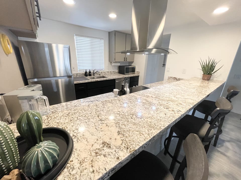 Granite counter tops.
