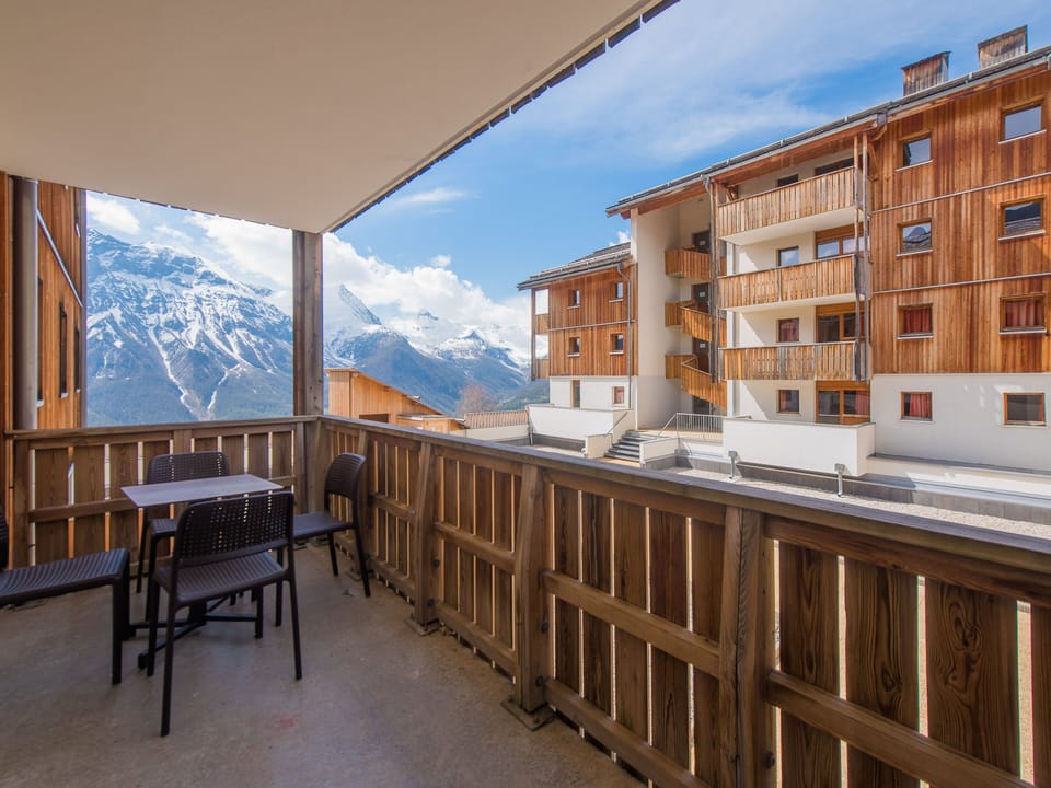 Please note that the images provided are only a representation of the property. The view from the balcony can vary depending on the specific unit assigned to you for your stay.