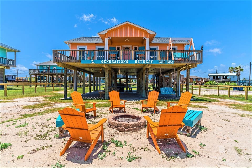 Perfect for large 20+ groups and safe for kids. Walk to beach, splash pad, jetty