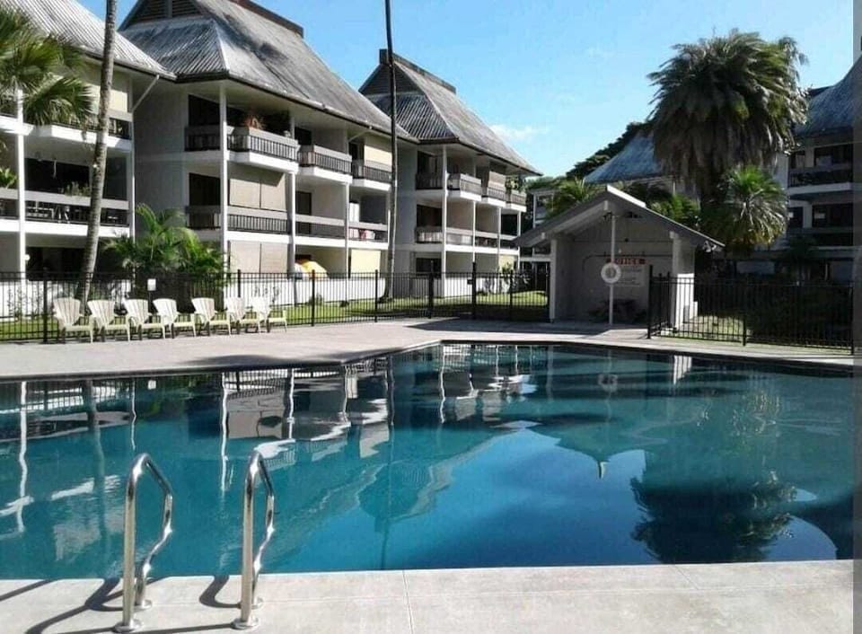BEAUTIFUL POOL!