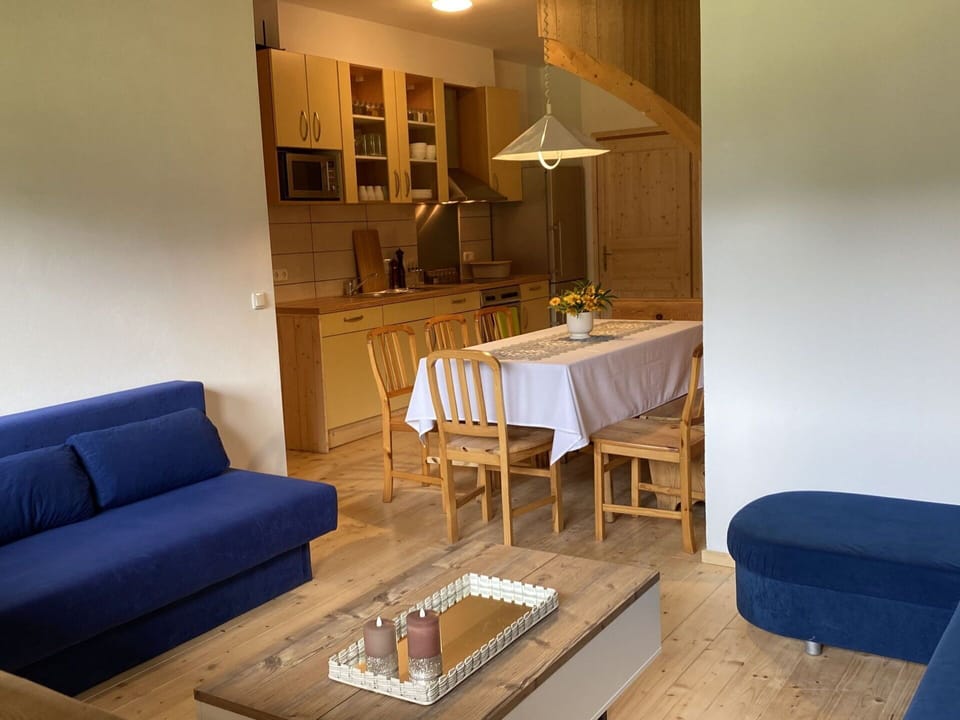 Table, Furniture, Wood, Lighting, Living Room, Couch, Interior Design, Lamp, Floor, Building