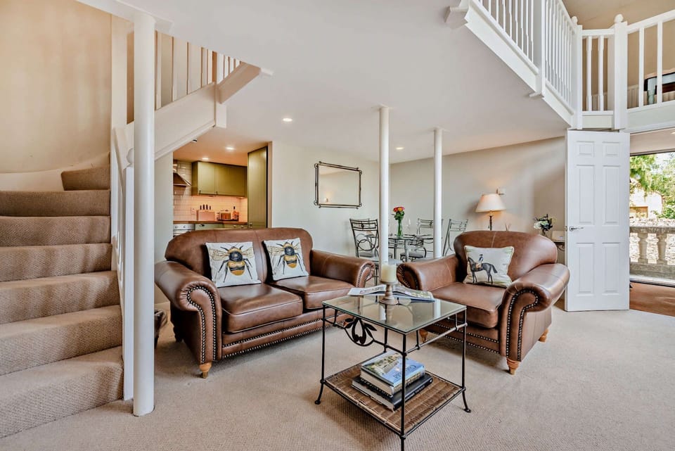 The Old School House - StayCotswold