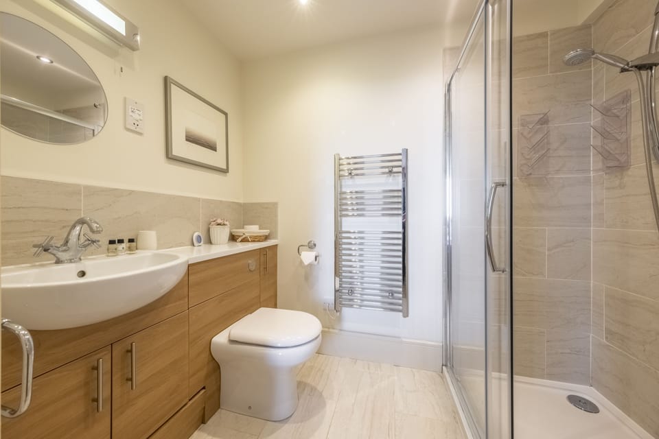 Ground floor: Bedroom one en-suite