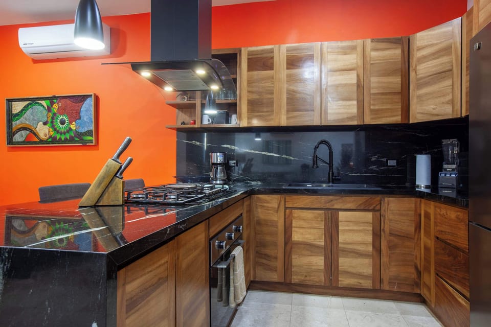 Chef's kitchen awaits! Prepare delicious meals here.