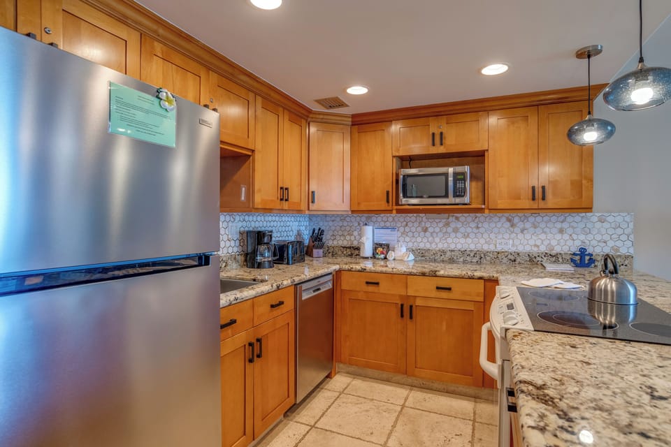 KR216_1BR OF_Kitchen And Dining (3)