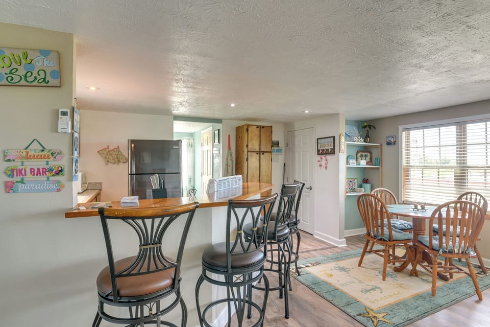 Kitchen | Bar Seating | Coffee Maker