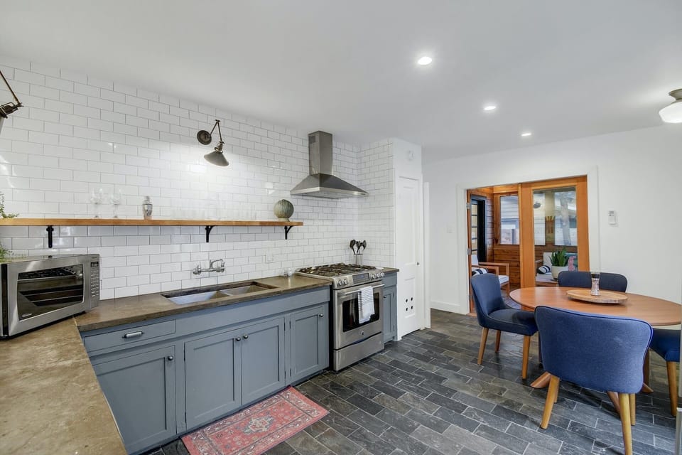 Unnleash your inner chef in this stunning customized kitchen.