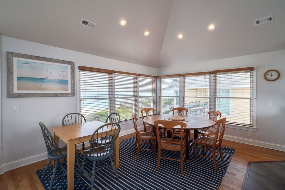 Dining area - Enjoy the high ceilings throughout the dining spaces of this oceanfront beauty.