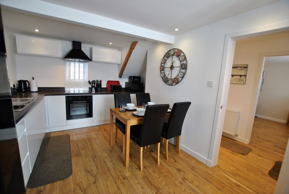 The dining kitchen is well equipped