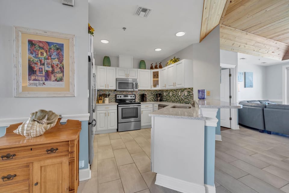 Open Floor Plan For Kitchen/Dining/Living Room